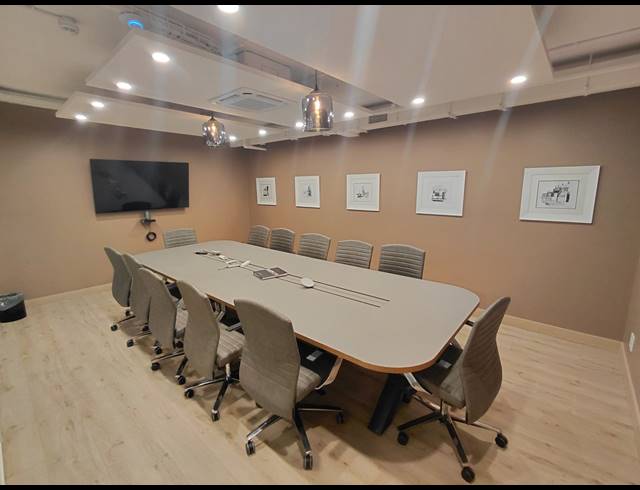 110M² OFFICE TO LET IN HALFWAY HOUSE